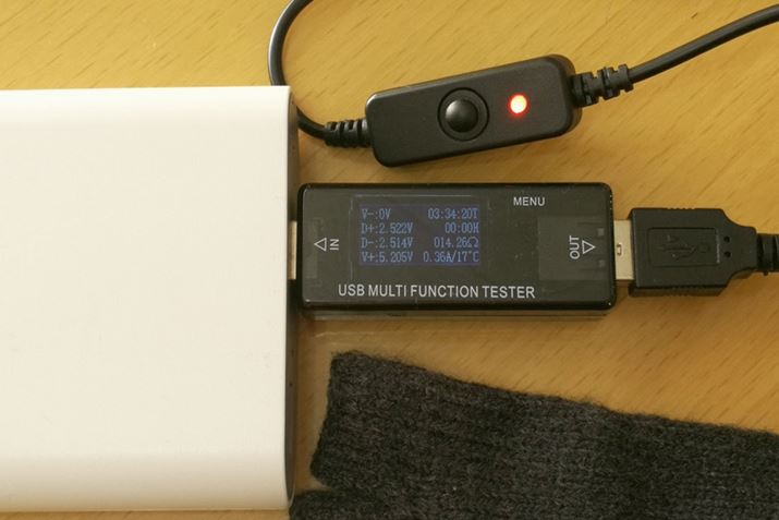 USBeX^[ŏo͂`FbNĂƂBނ5.2V^0.36Aœ삵Ă܂