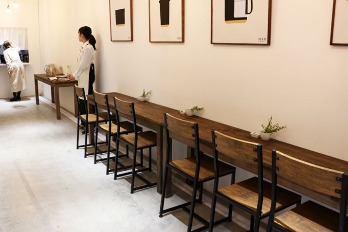 Vbv1FA2FɃe[uƈ֎qpӂĂ̂ŁAEH͂ƍĖ킦܂