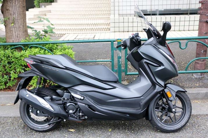 �e�[�������v�Ɍ������ă_�C�i�~�b�N�ɗ����悤�ȃ{�f�B���C��