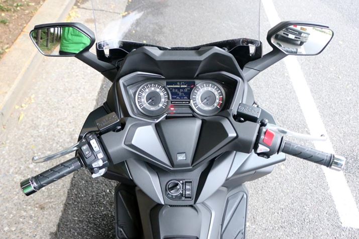 HSTC�͎���Ƃ̃{�^���ŃI��/�I�t��؂�ւ��\