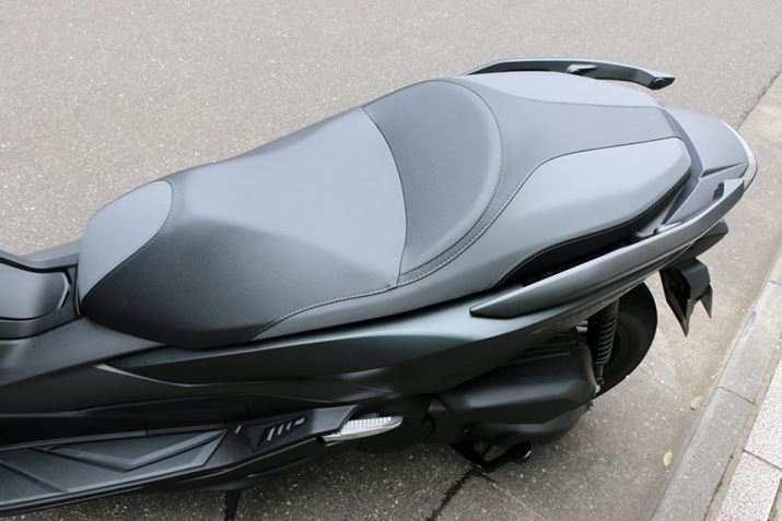 ���l�قǑ��t�����ɕs���������Ȃ��̂́A�O�����i��ꂽ�V�[�g�`��̂��������낤