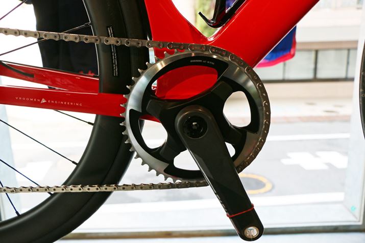 tg̃MA141T̃TCY𑕒Bϑ@Ȃ߁At[̃GAʂőɔł