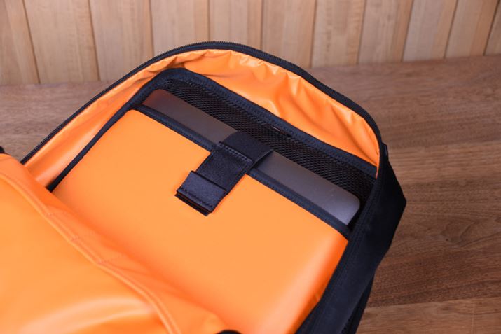 NbV̂PC|PbgBuMacBook Prov15C`fƎ[ł