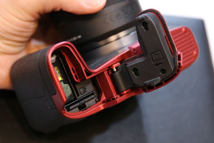 EG-E1̓{fBɑԂŃobe[Jo[Jł悤ɂȂĂ