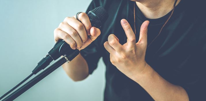 Ȃ̉̂oił邩i摜̓C[Włj