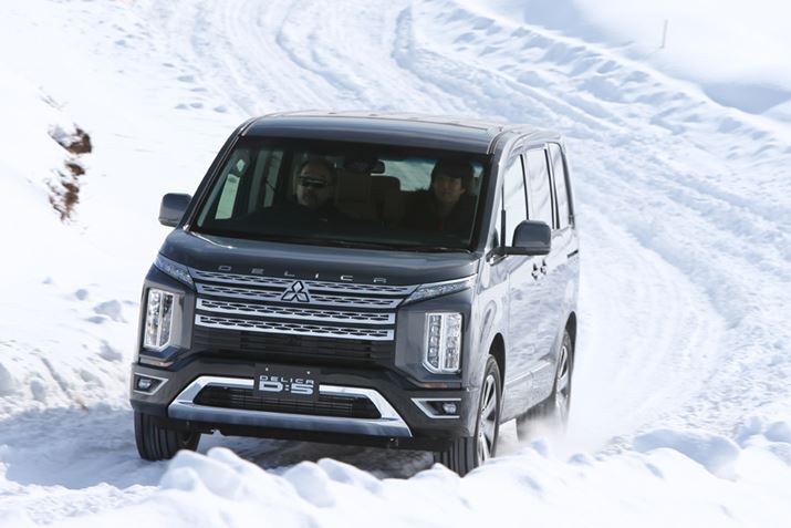 �O�H �V�^�u�f���JD�F5�v�̐�㑖�s�C���[�W