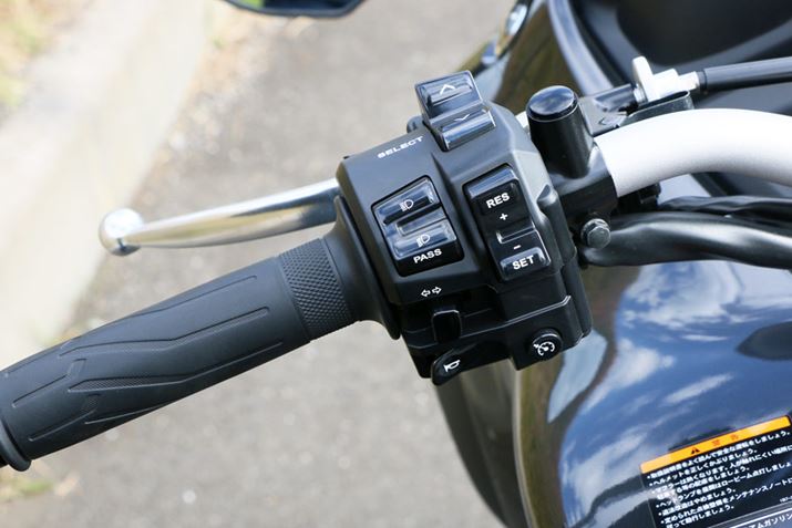 ���葤�ɂ���X�C�b�`�ŃN���[�Y�R���g���[�����I��/�I�t�ł���