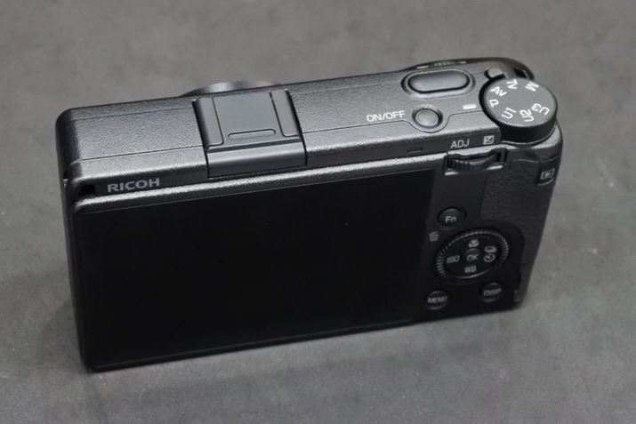 {fBu␳𓋍ڂȂAuGR DIGITALvV[Yɋ߂tB[Ȍ^{fB