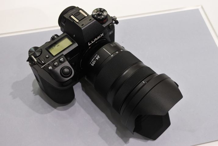 \ȃtTCY~[XƂĘbLUMIX S1