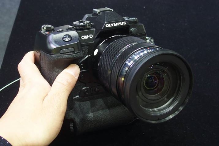 cʒuObv̍\̗pv@uOM-D E-M1Xv