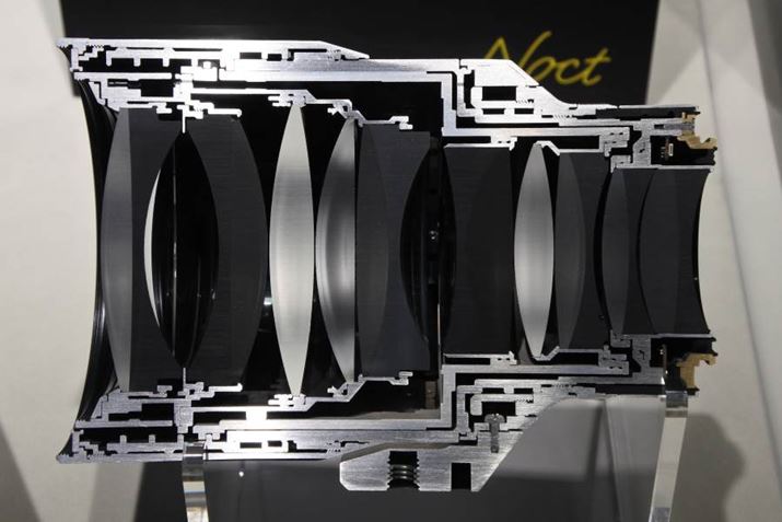 NIKKOR Z 58mm f/0.95 S Noct̃JbgfWĂBY\10Q17̃_uKEX^