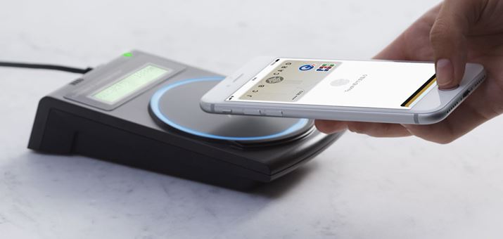 �X�}�z�������������Ȃ̂ŁA�x�������ƂĂ��X���[�Y�ȃ^�b�`��