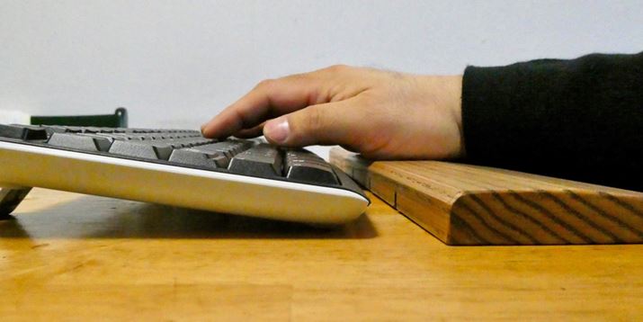 p[XggƂŒiȂA𐅕ɕۂĔJɘa邱Ƃł̂ł