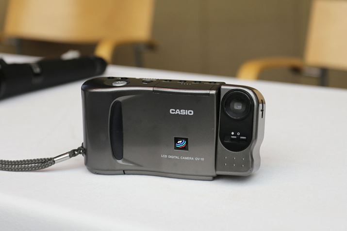 JVIuQV-10vB̃fW^J̌_ƂׂLOׂi