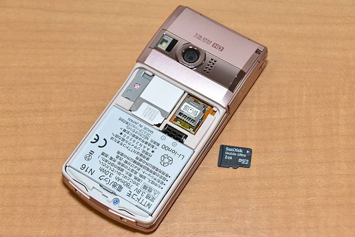 KP[microSD[J[h𑕒AtH[}bgsƃf[^ۑł悤ɂȂ