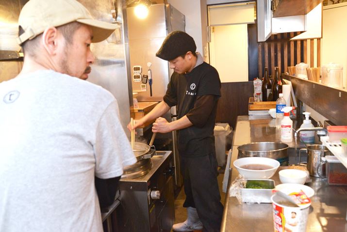 JnBX̃[́AJbv˂̂łオɍ킹čĂ炢܂