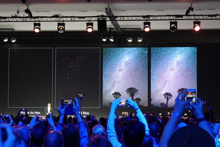 uiPhone XS MaxvuGalaxy S10 PlusvuP30vuP30 ProvBuP30vł\ꂢȎʐ^