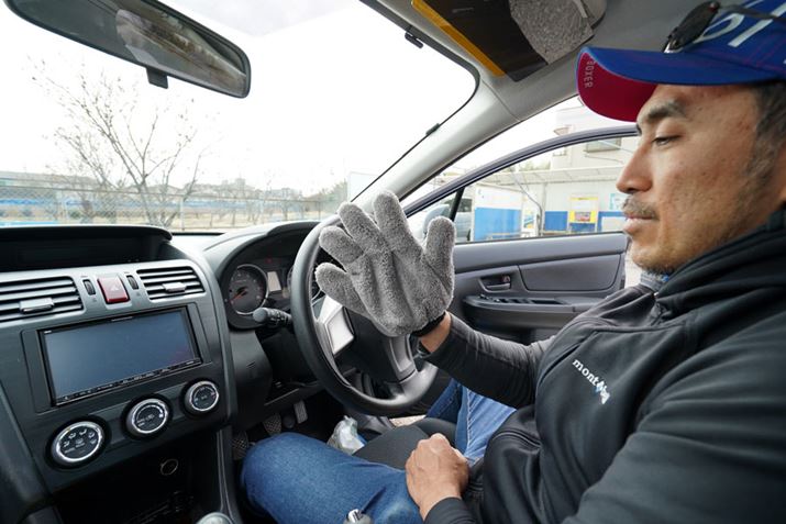 �܂��ɁA�R�A���̐g�̂�z��������t���t����