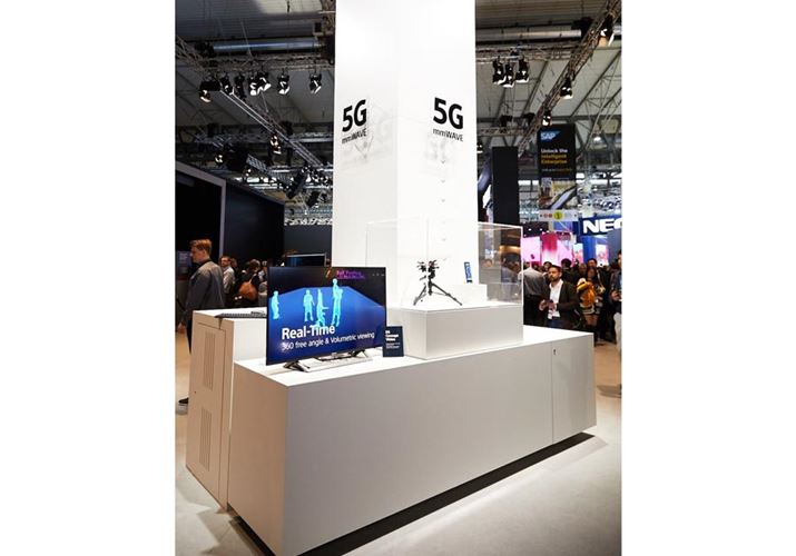 MWC2019̃\j[u[Xł5GΉ̎X}[gtHWĂ