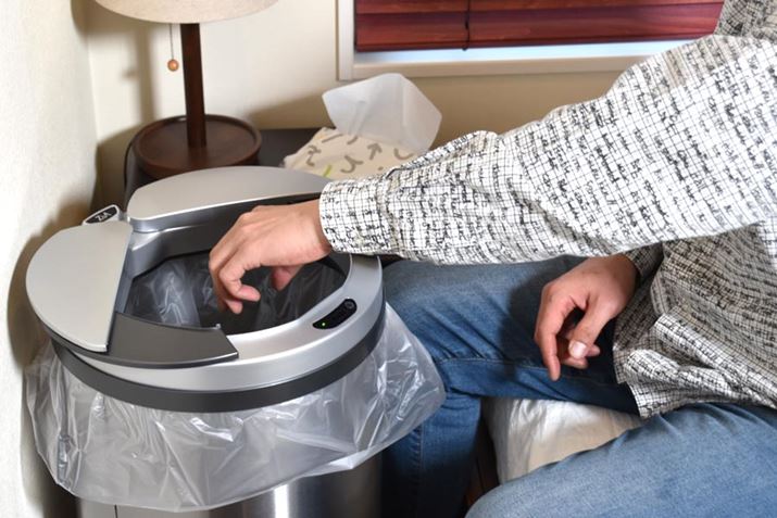 ɊO̍t^lɊJătI[vB傫߂̃S~ȂV[g