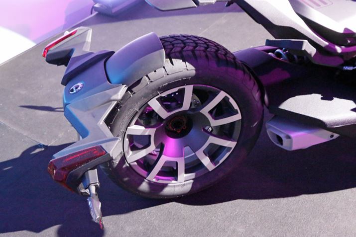 �쓮�͂�`�����ւ͎����ԂƓ����`��B�쓮�͂̓V���t�g�Ō�ւɓ`����������̗p���Ă���