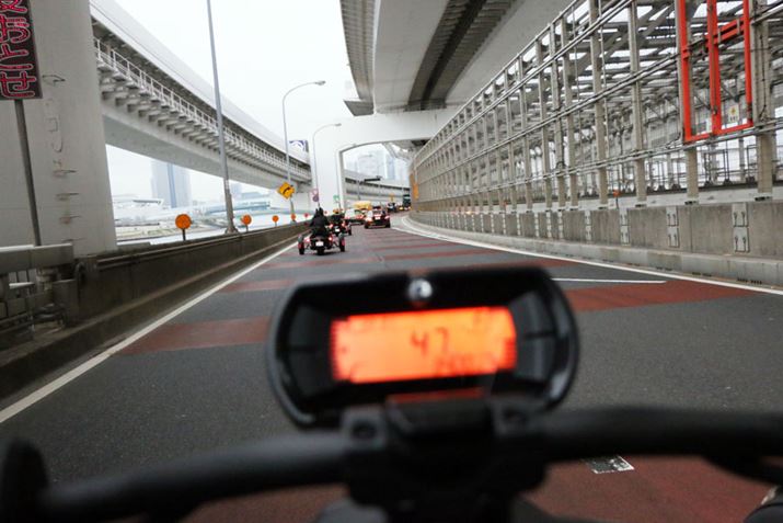 �S�g�ŕ��������Ȃ��瑖��t�B�[�����O�̓o�C�N�����A���芴�͎����Ԃɋ߂�