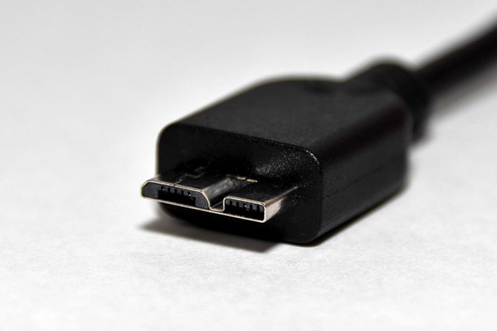 Micro USB 3.0^3.1 Micro-B`ƒ`gݍ킹Ɠ̌`Ă
