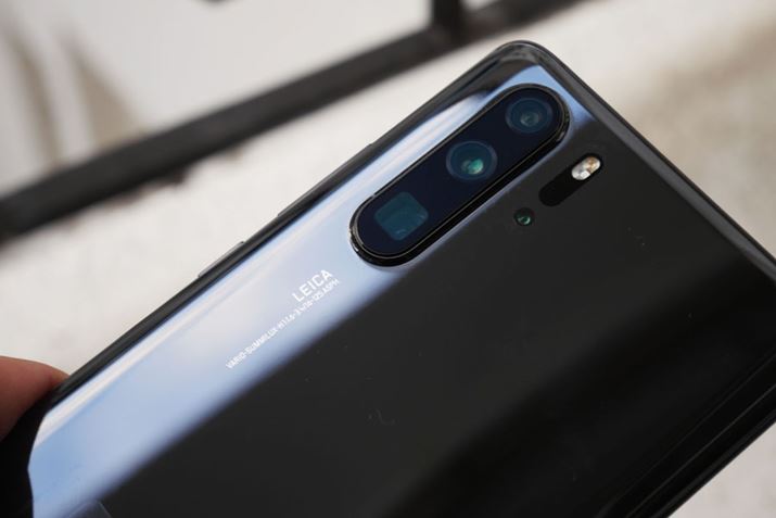 ���C�J3��{ToF�i�[�x�Z���T�[�j�Ƃ���4��J�����𓋍�