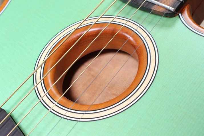 TEhz[̏ʂ̃AR[XeBbNM^[Ɩ炩ɈႤI