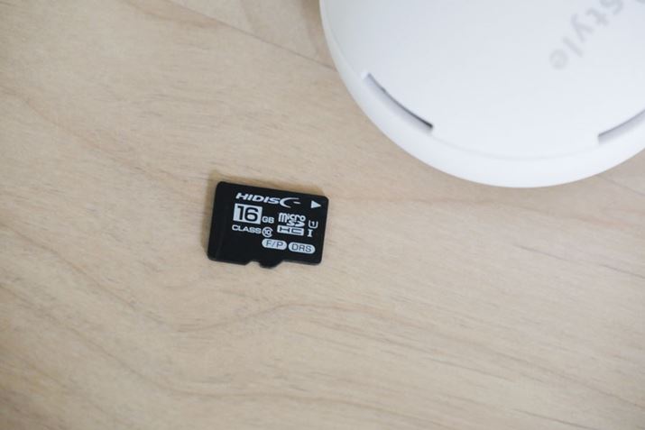 ^悵f́AmicroSDJ[hAсAX}[gtH{̂ɕۑ܂