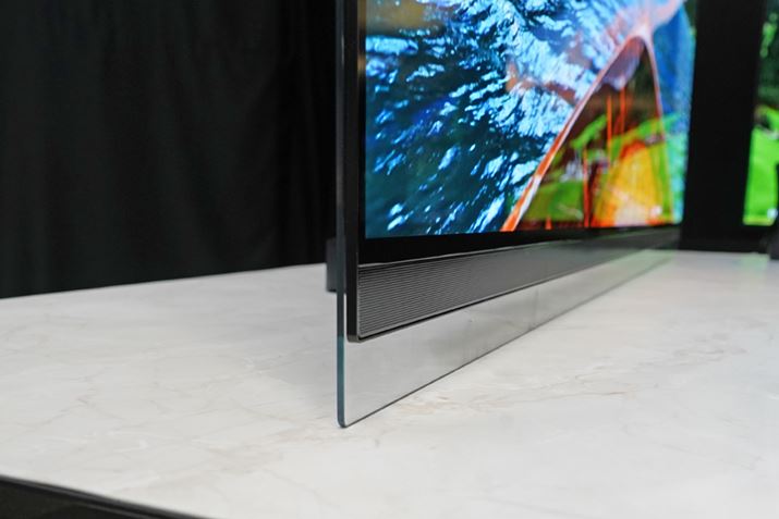 ɃXȃXs[J[AcC[^[A~bhWAE[n[ő60Wo͂ɑΉ