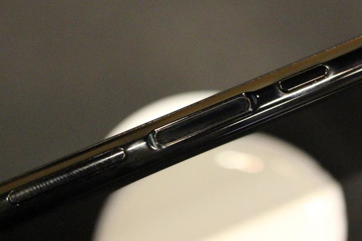 ʂɃ{[{^AwF؃ZT[Ɠd{^ʁXɔzuĂ