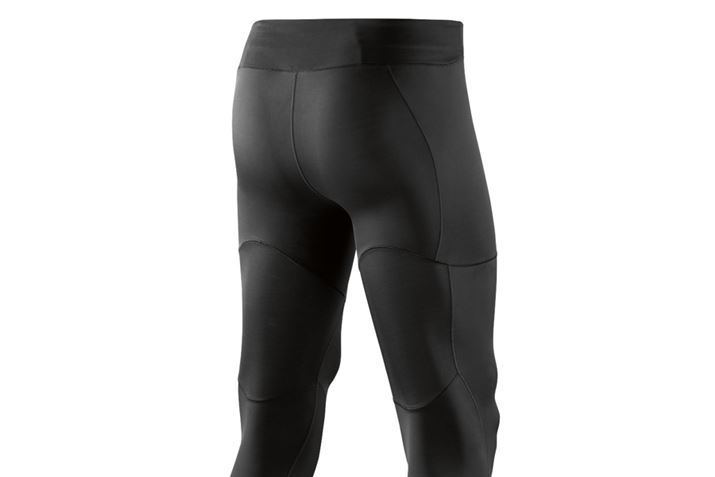 uA400v̌㕔Bʂɂčׂn̎ނĂ邱Ƃ킩