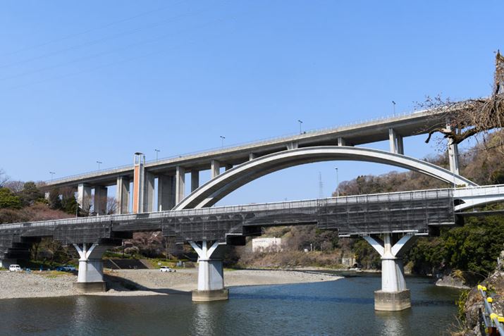 Ëv΋߂̏qnӂ肩珙XɎsXnIAiFςn߂