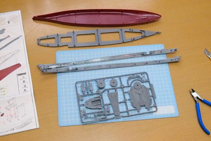いよいよ「武蔵」の建造を開始。船体はパーツのサイズが大きいので、肩慣らしにはちょうどいい感じです
