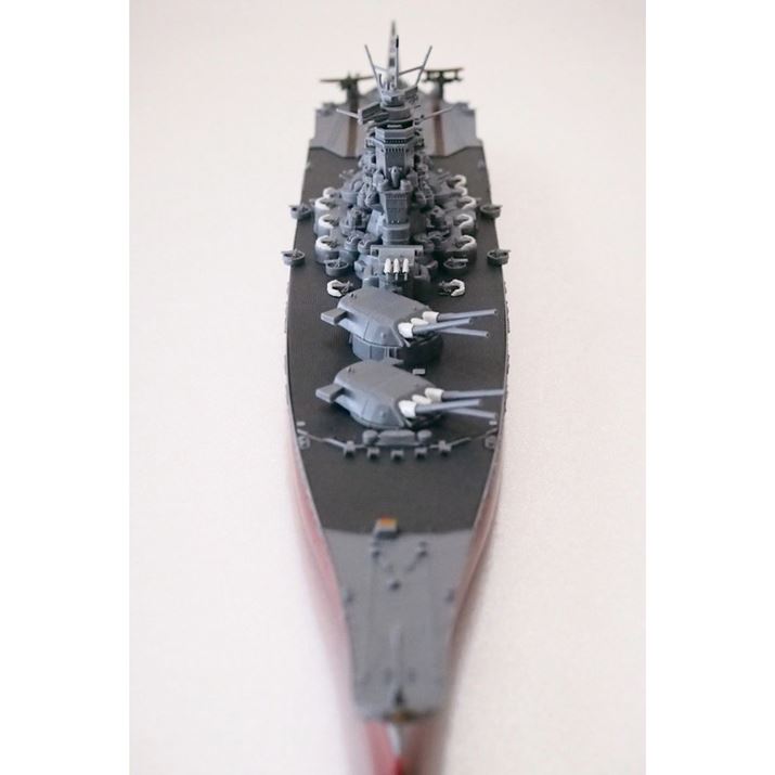 艦橋頂部の主砲射撃指揮所も動かせるので、主砲の射撃シーンを再現することも可能です