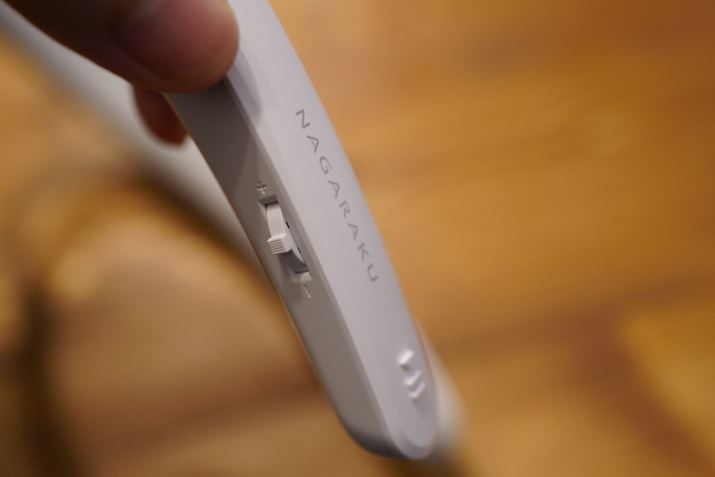 ʏ㉺{^Bʂ̓X}zƘA^CvBŐU@\ON/OFF؂ւ