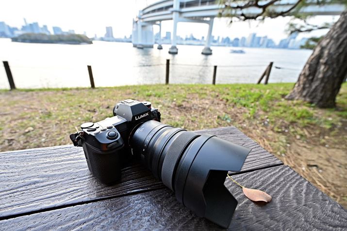 pi\jbNuLUMIX S1Rv𑊖_ɃC{[ubWĂB