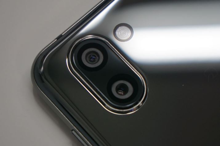 CJ́AuAQUOS R2vƓlApƐÎ~pɕꂽfAJ