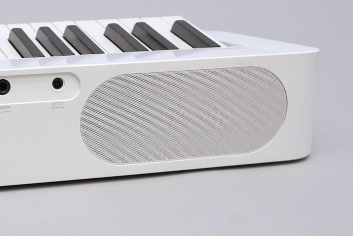 ẼXs[J[ɂ́AVȉ~`16cm×8cmjbg𓋍ڂ܂Bob`ɁI