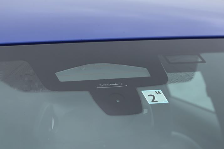 BMW V^u3V[YvɓڂĂOJ