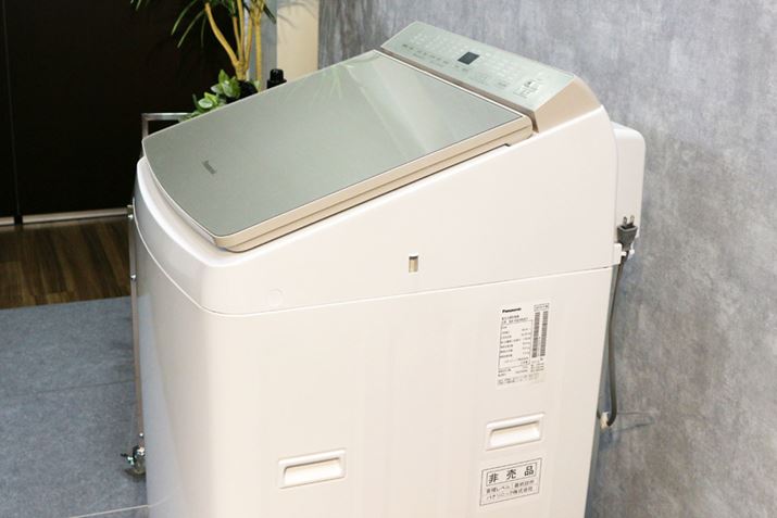 암ɔzuAOႭ邱ƂŁA󑅂̉܂Ŏ肪͂₷Ă܂