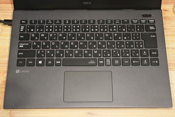 X^_[hm[gƓ̃L[sb`L[{[hB^b`pbhNbN{^̌^ƂȂ