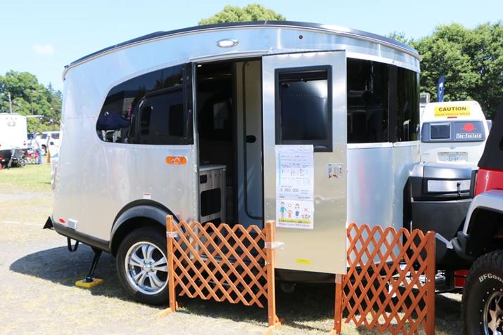 RpNgɂȂĂA⃉Eh`ƊOɃGAXg[炵cBi696~`