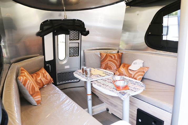 ̃NIeBB\t@WJƃxbhɂȂ