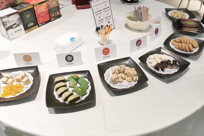 ɂ́Aeuh̃JvZƂ̃yAOɂ߂َ̂q