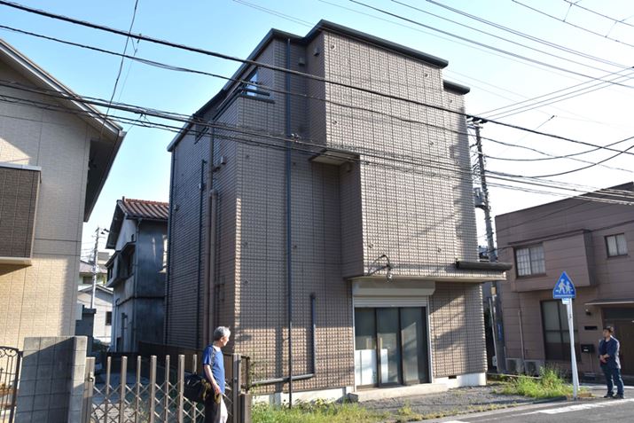 iÎĂ}VB1KɁAMNVA3ݒuĂ