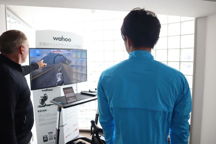 y_Ƃ̃Xs[hɍ킹āAʓ̃C_[