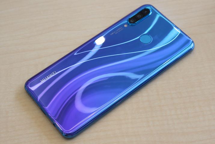 GȔ˂闠ʂ̃fUCBwF؃ZT[͔wʂɔzuĂ