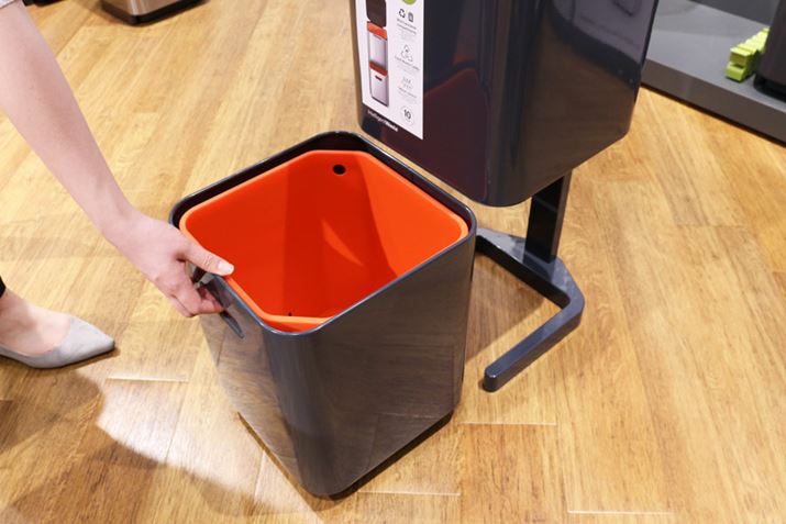 i͈oBɂ͎ԗւtĂ̂ŁAKvȂƂɈړ邱Ƃł܂